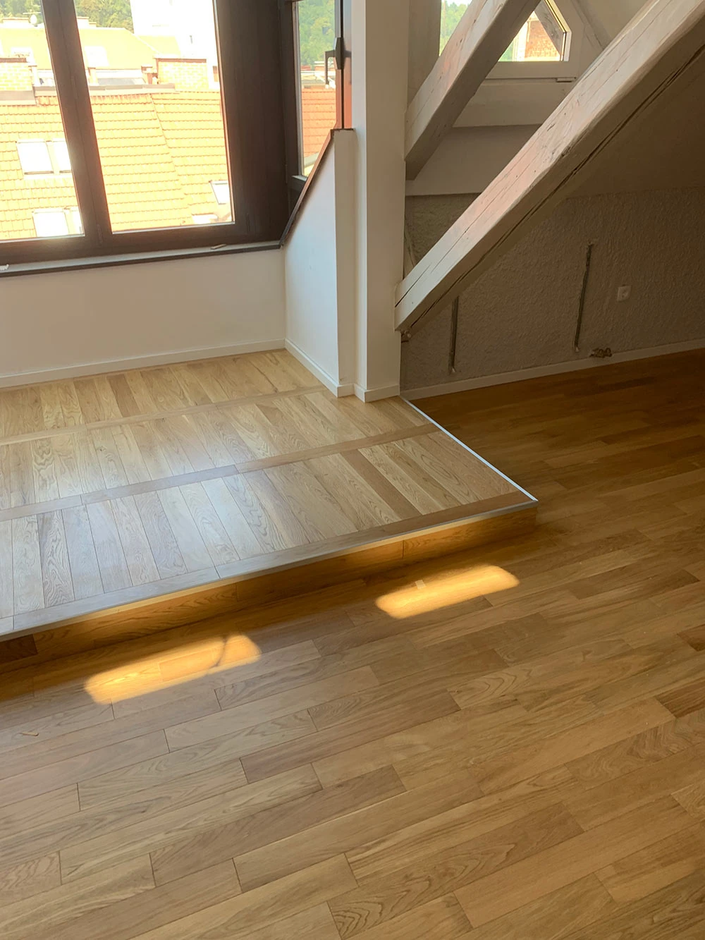 Parket in prehod, fotografija z uradne spletne strani Princ